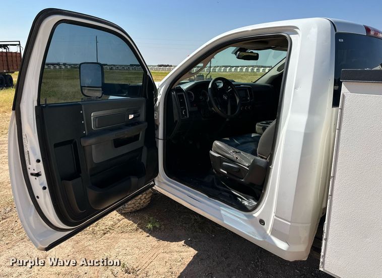 image for item KM9809 2014 Dodge Ram 2500HD  utility bed pickup truck