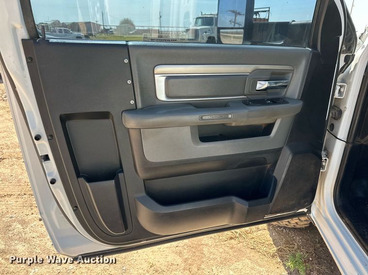 image for item KM9809 2014 Dodge Ram 2500HD  utility bed pickup truck