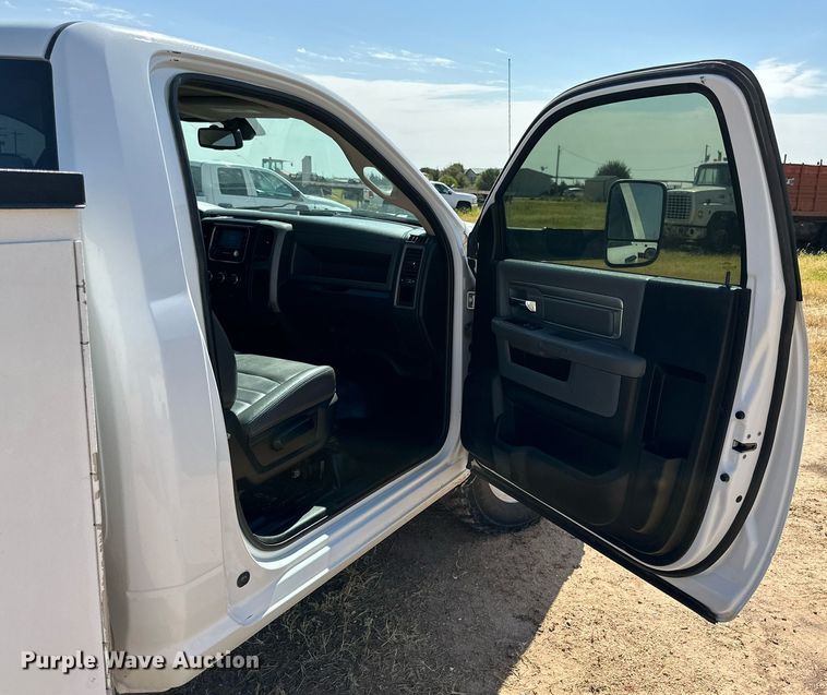 image for item KM9809 2014 Dodge Ram 2500HD  utility bed pickup truck