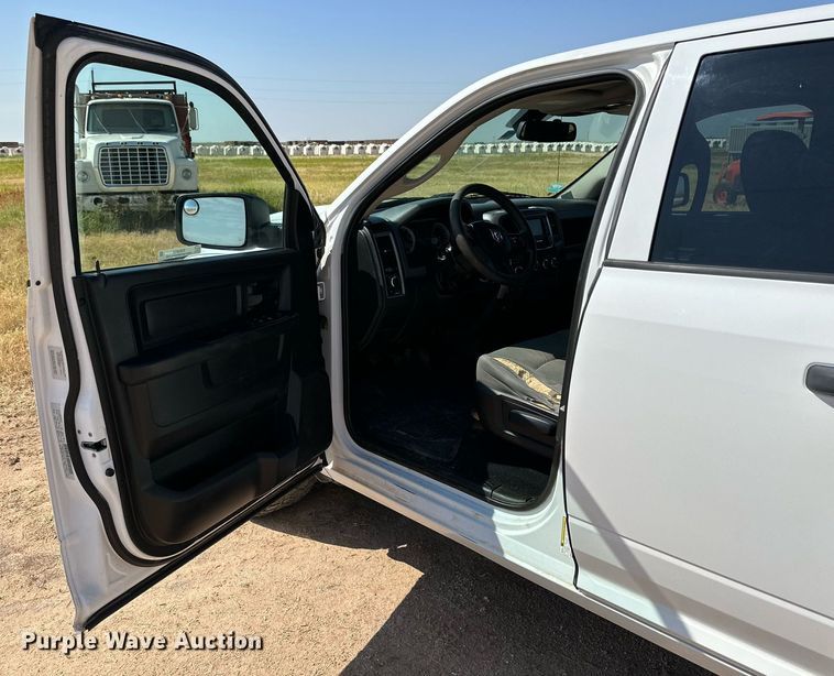 image for item KM9810 2015 Dodge Ram 1500  Quad Cab pickup truck