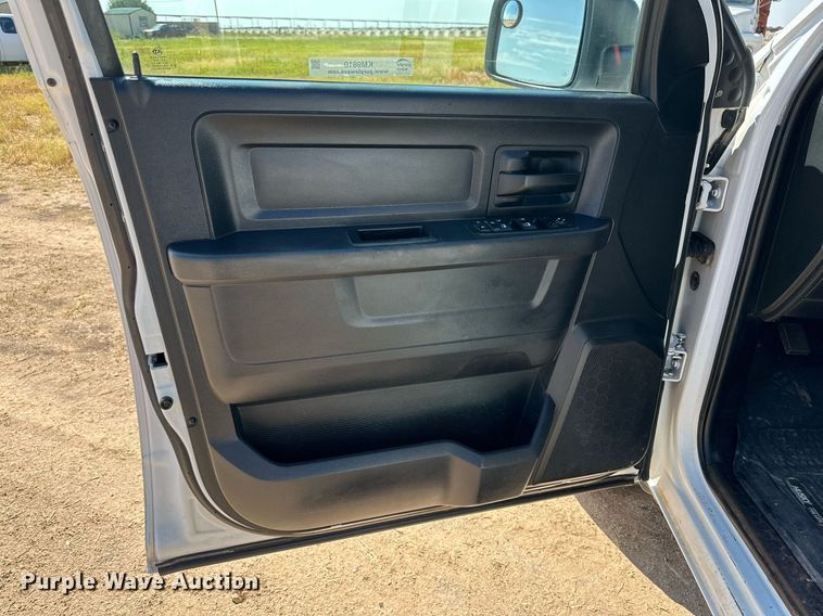 image for item KM9810 2015 Dodge Ram 1500  Quad Cab pickup truck