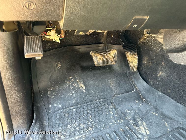 image for item KM9810 2015 Dodge Ram 1500  Quad Cab pickup truck