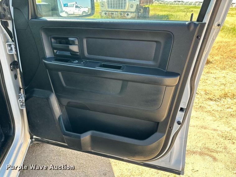 image for item KM9810 2015 Dodge Ram 1500  Quad Cab pickup truck