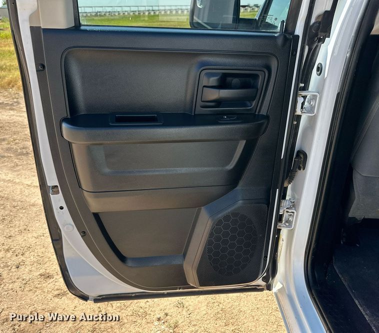 image for item KM9810 2015 Dodge Ram 1500  Quad Cab pickup truck