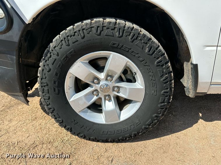 image for item KM9810 2015 Dodge Ram 1500  Quad Cab pickup truck