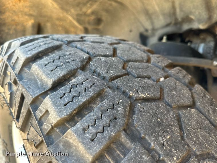 image for item KM9810 2015 Dodge Ram 1500  Quad Cab pickup truck