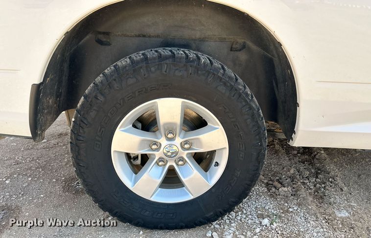 image for item KM9810 2015 Dodge Ram 1500  Quad Cab pickup truck