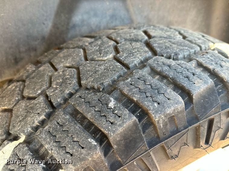 image for item KM9810 2015 Dodge Ram 1500  Quad Cab pickup truck