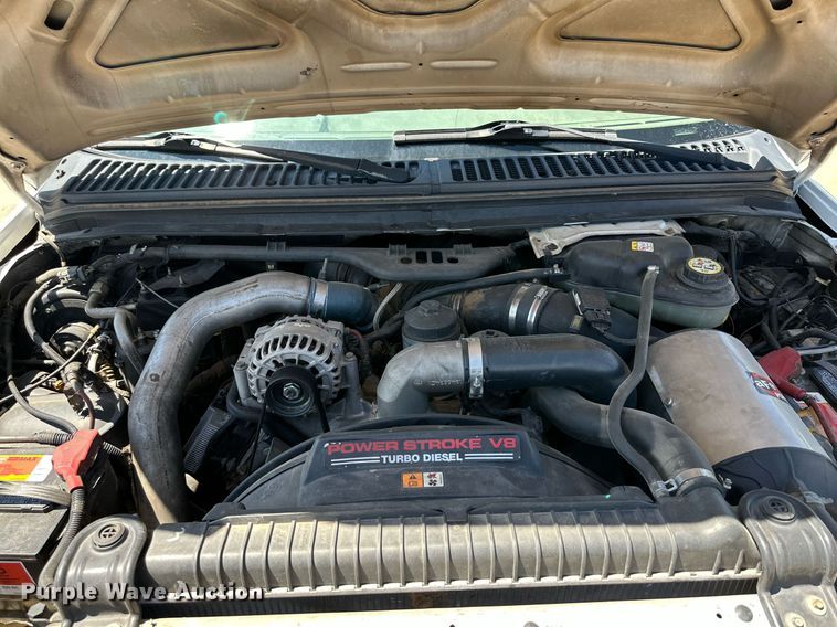 image for item KM9811 2006 Ford F350 Super Duty  Crew Cab flatbed pickup truck