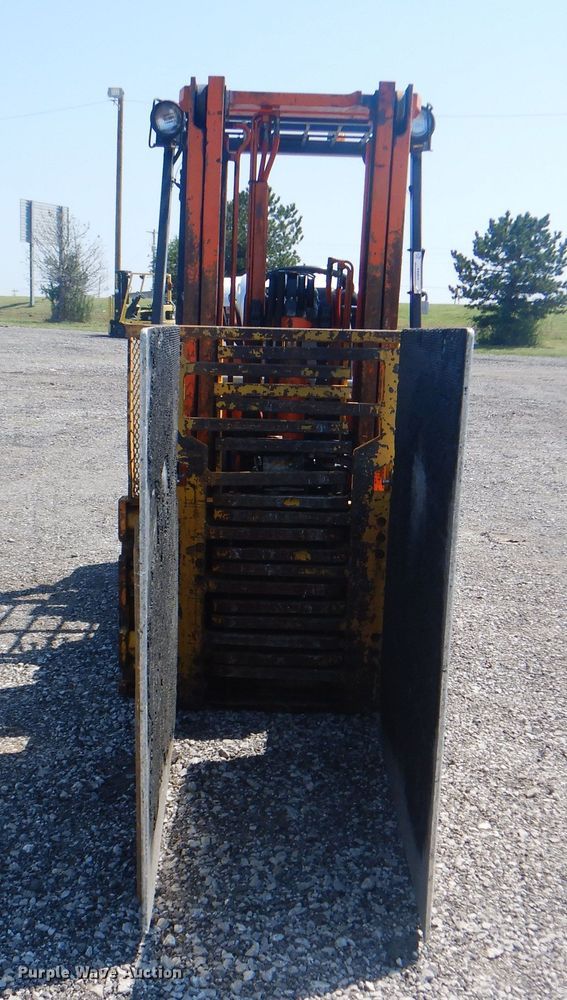 image for item KW9070 Toyota 5FGC30  forklift