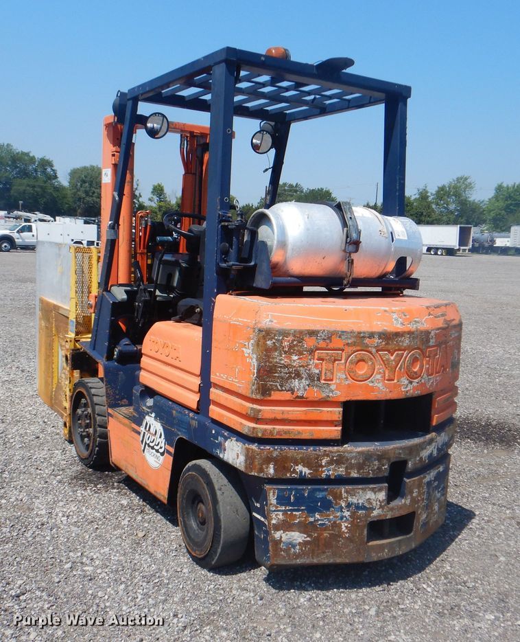 image for item KW9070 Toyota 5FGC30  forklift