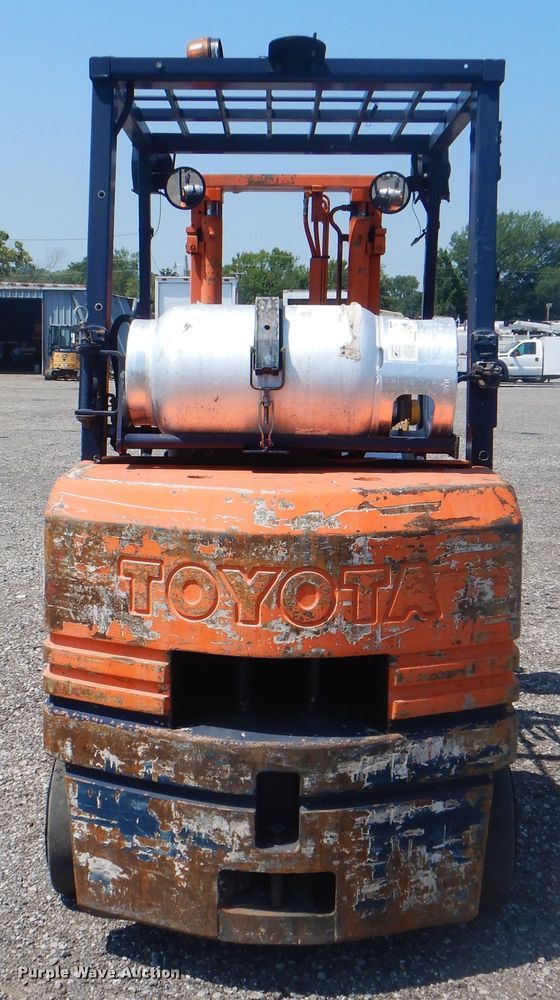 image for item KW9070 Toyota 5FGC30  forklift