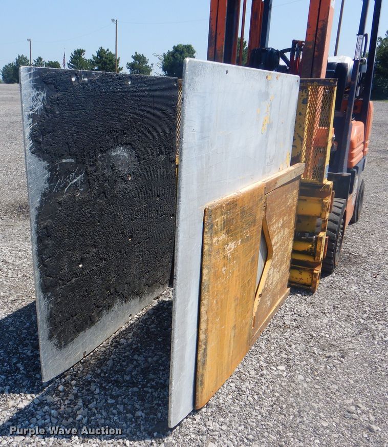 image for item KW9070 Toyota 5FGC30  forklift