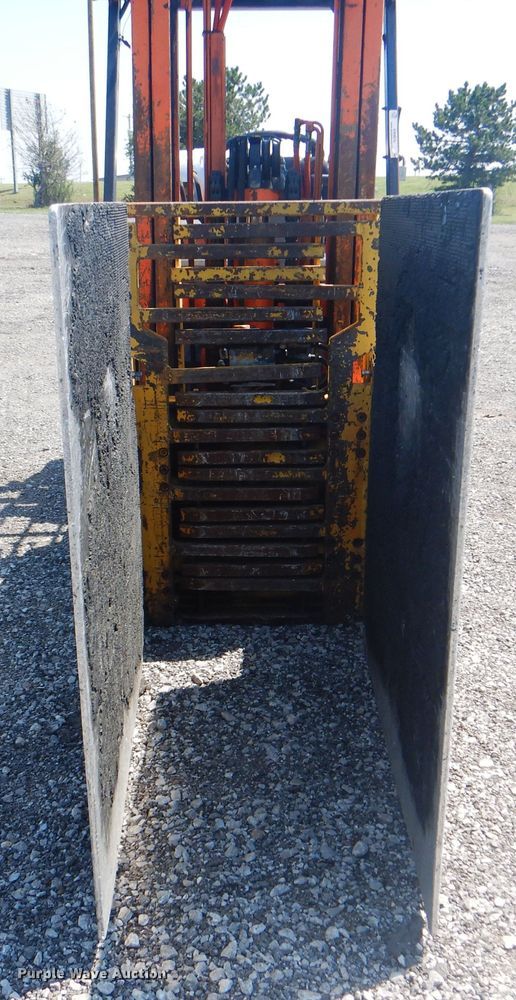 image for item KW9070 Toyota 5FGC30  forklift