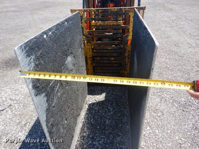 image for item KW9070 Toyota 5FGC30  forklift