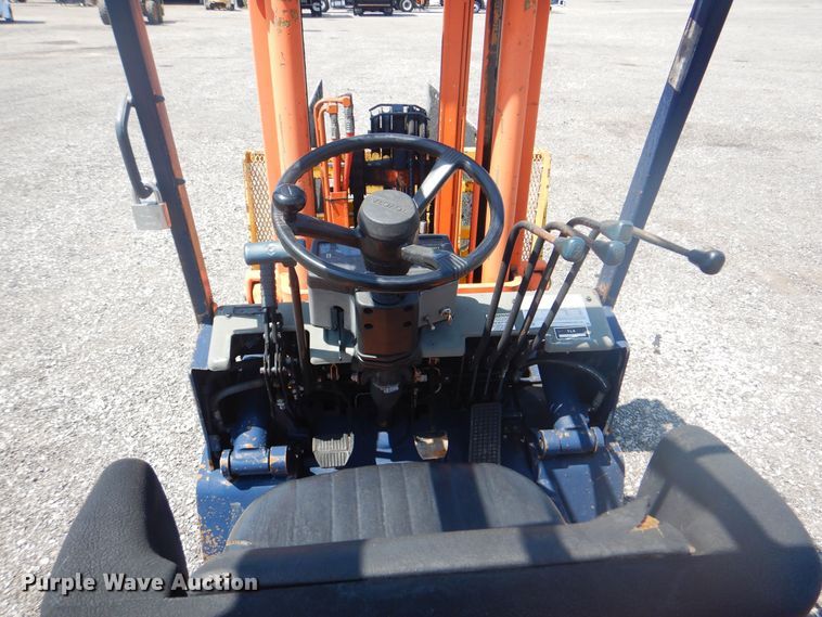 image for item KW9070 Toyota 5FGC30  forklift