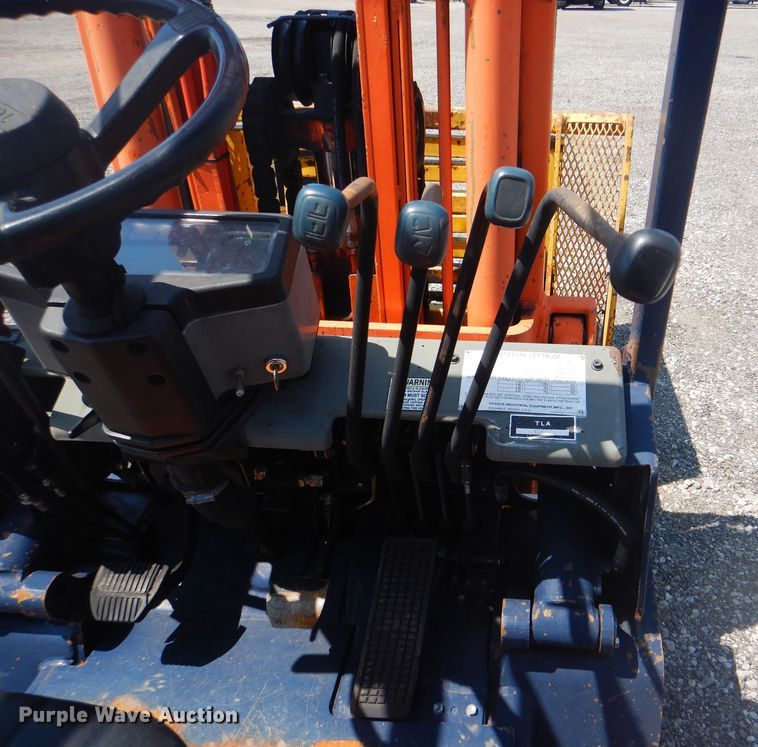 image for item KW9070 Toyota 5FGC30  forklift