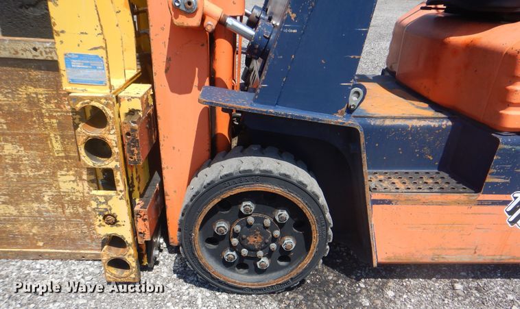 image for item KW9070 Toyota 5FGC30  forklift