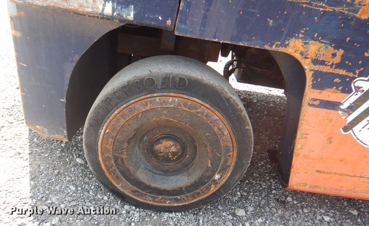 image for item KW9070 Toyota 5FGC30  forklift