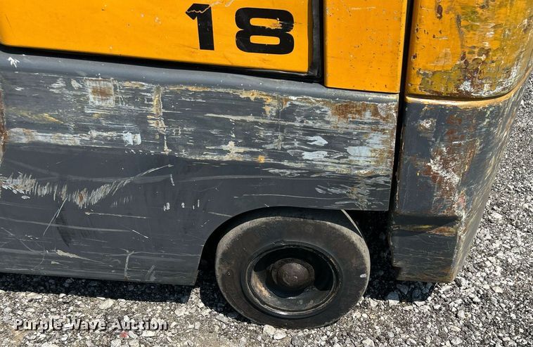 image for item KW9071 TCM FCG18-3L  forklift