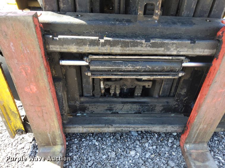 image for item KW9073 Hyster 30  forklift