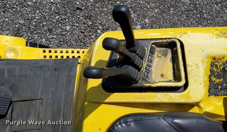 image for item KW9073 Hyster 30  forklift