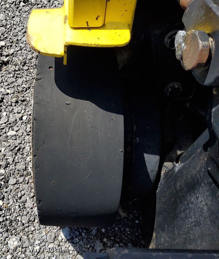 image for item KW9073 Hyster 30  forklift