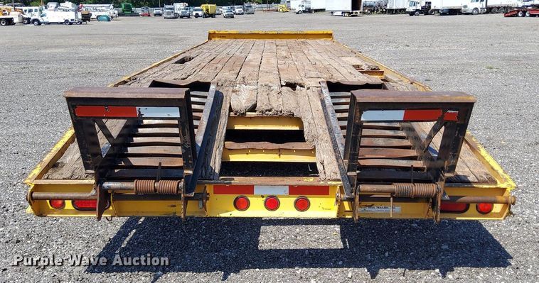 image for item KW9074 1998 Redi Haul R25210PFE  equipment trailer