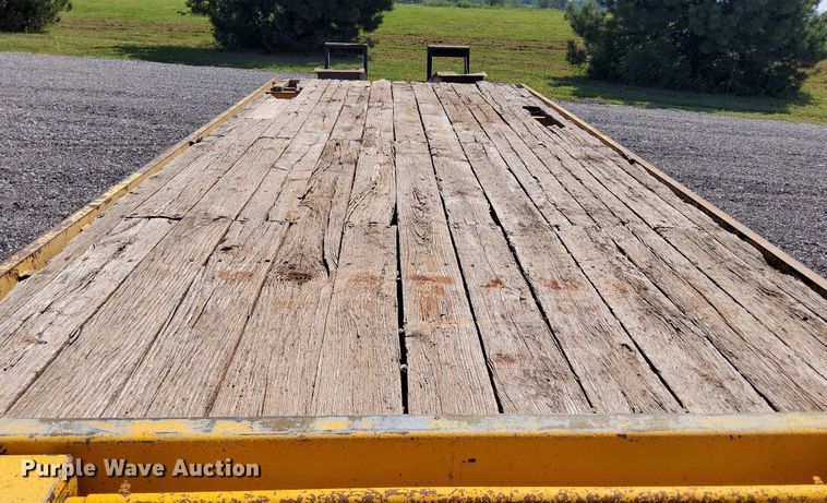 image for item KW9074 1998 Redi Haul R25210PFE  equipment trailer