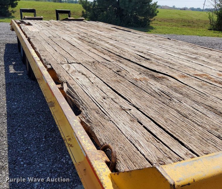 image for item KW9074 1998 Redi Haul R25210PFE  equipment trailer