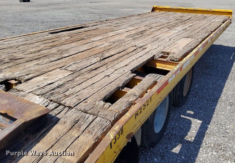 image for item KW9074 1998 Redi Haul R25210PFE  equipment trailer