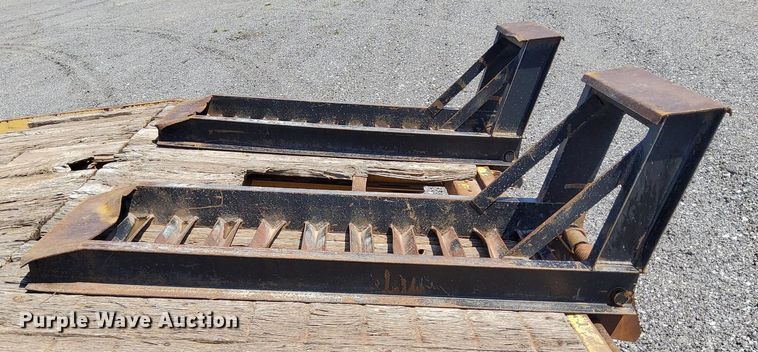 image for item KW9074 1998 Redi Haul R25210PFE  equipment trailer