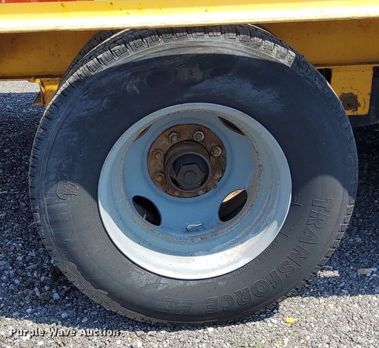 image for item KW9074 1998 Redi Haul R25210PFE  equipment trailer