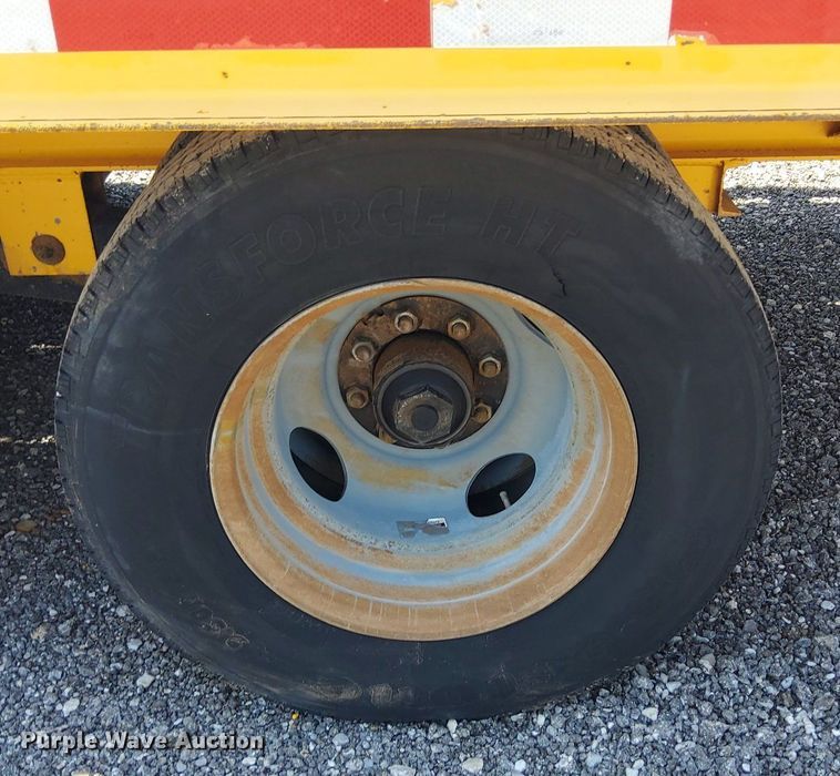 image for item KW9074 1998 Redi Haul R25210PFE  equipment trailer