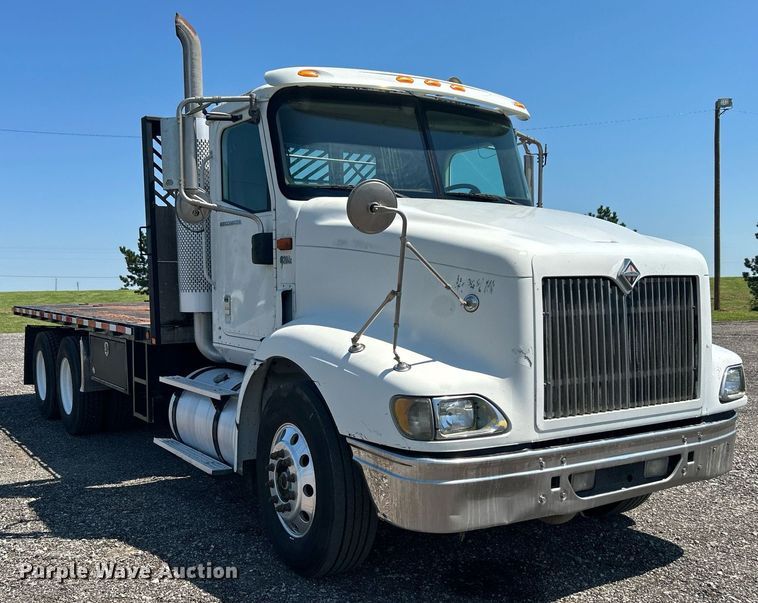 image for item KW9084 2005 International 9200i  flatbed truck