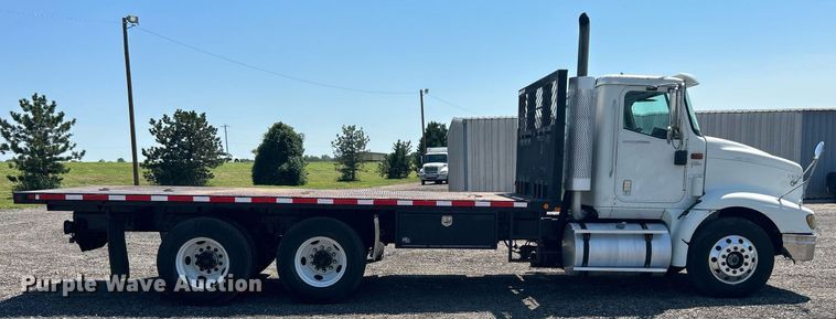 image for item KW9084 2005 International 9200i  flatbed truck