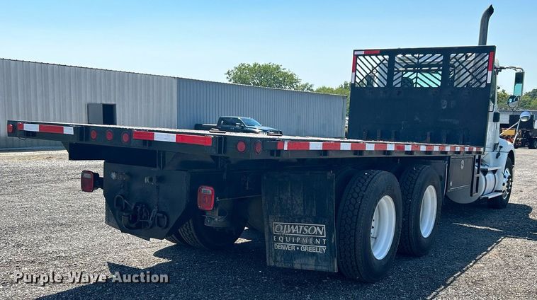 image for item KW9084 2005 International 9200i  flatbed truck