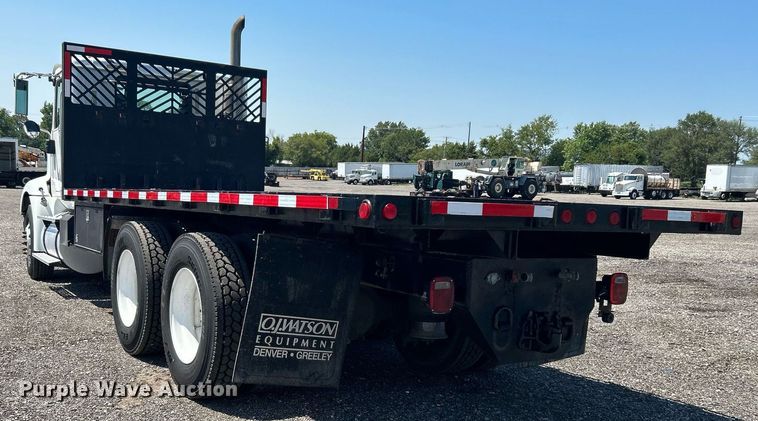 image for item KW9084 2005 International 9200i  flatbed truck
