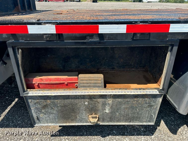 image for item KW9084 2005 International 9200i  flatbed truck