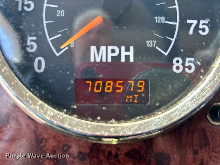 image for item KW9084 2005 International 9200i  flatbed truck