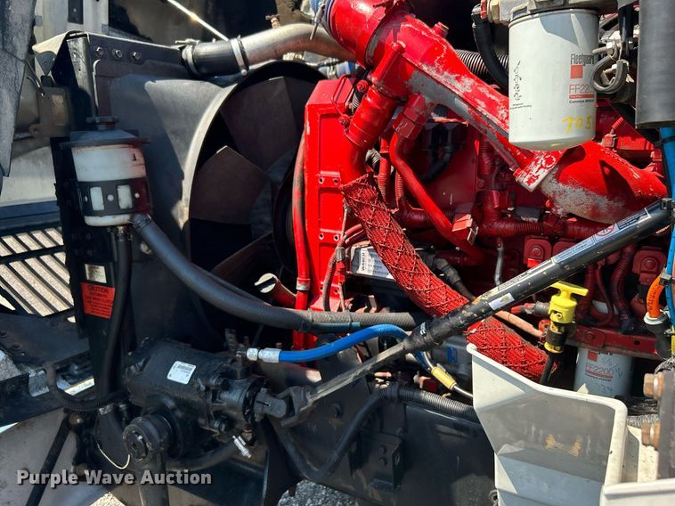 image for item KW9084 2005 International 9200i  flatbed truck