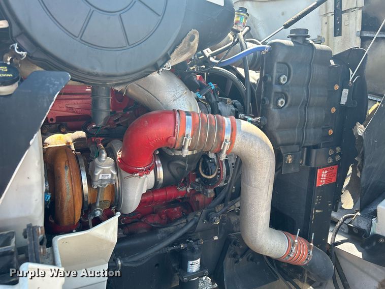 image for item KW9084 2005 International 9200i  flatbed truck