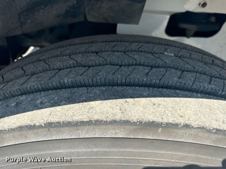 image for item KW9084 2005 International 9200i  flatbed truck