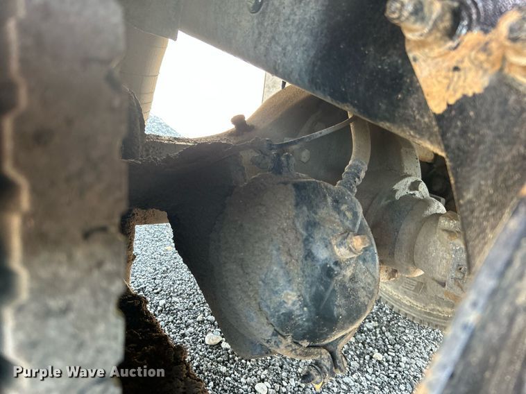 image for item KW9084 2005 International 9200i  flatbed truck