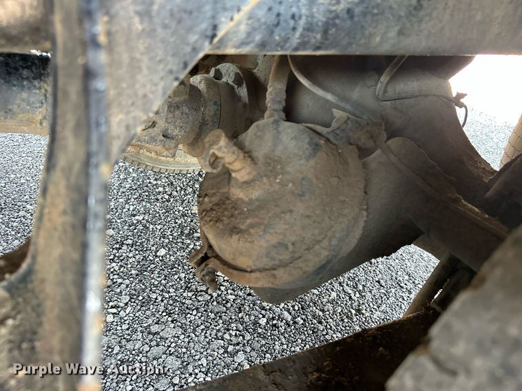 image for item KW9084 2005 International 9200i  flatbed truck