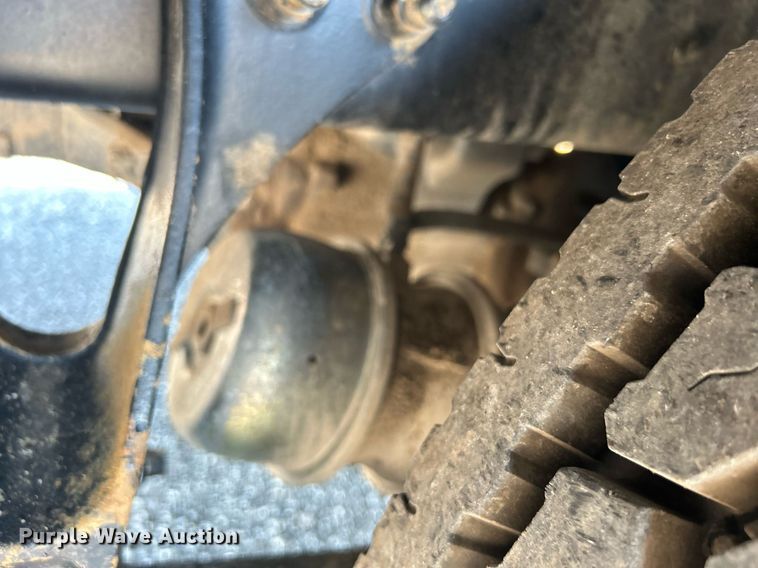 image for item KW9084 2005 International 9200i  flatbed truck