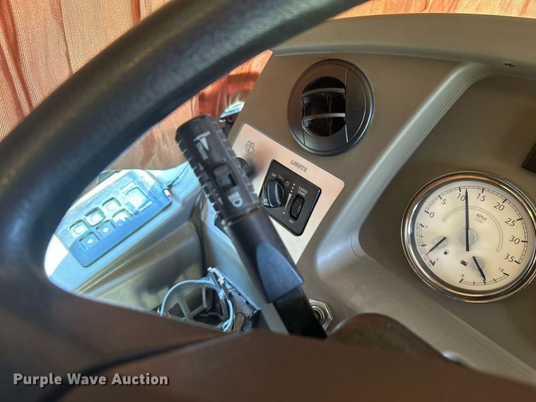 image for item KW9085 2008 Winnebago Journey  RV