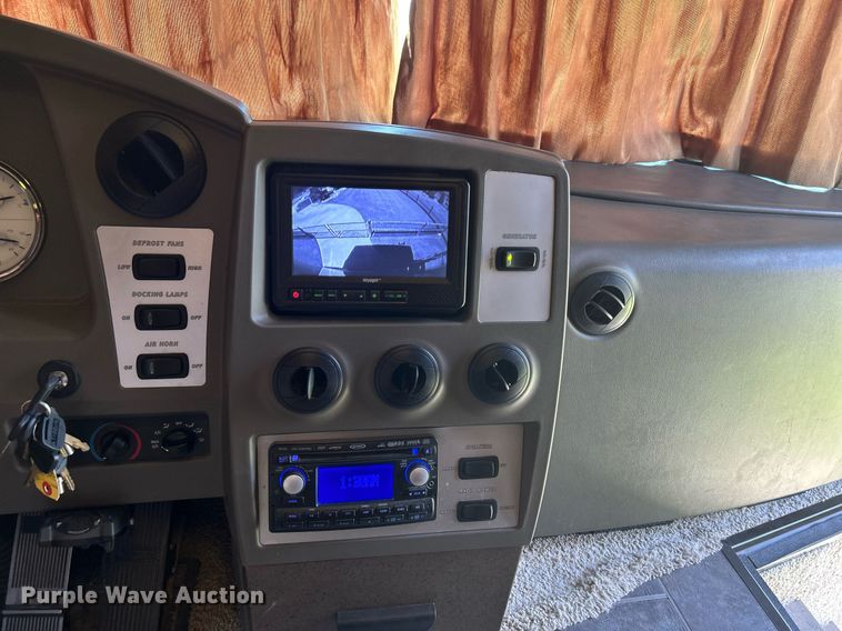 image for item KW9085 2008 Winnebago Journey  RV