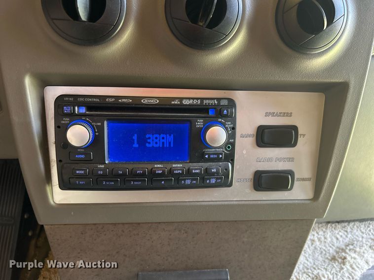 image for item KW9085 2008 Winnebago Journey  RV