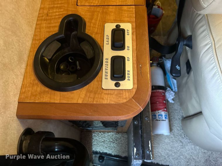 image for item KW9085 2008 Winnebago Journey  RV